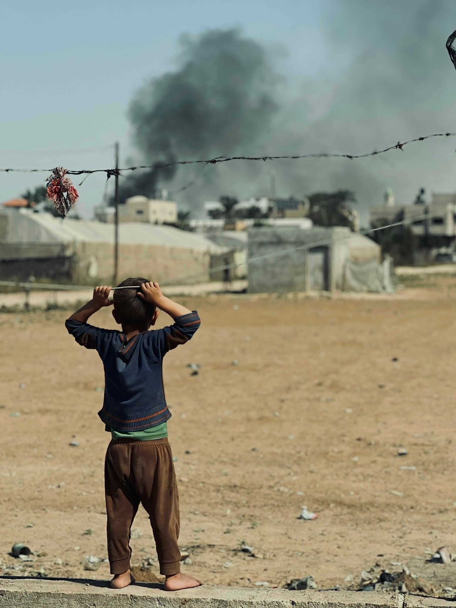 The situation in Gaza is beyond words. The children are especially hard hit by the war. Diakonia´s partner the Tamer Institute organizes activities for the children, where they get a chance to play and express themselves through drawing, writing, music and other cultural expressions. The Tamer Institute also organizes psychosocial support and formal education, since the schools are closed. Photo: Feda Al Hassanat.