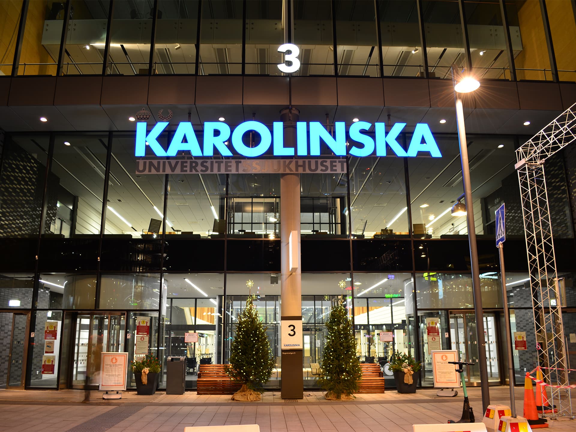 Exteriör entré Nya Karolinska Solna