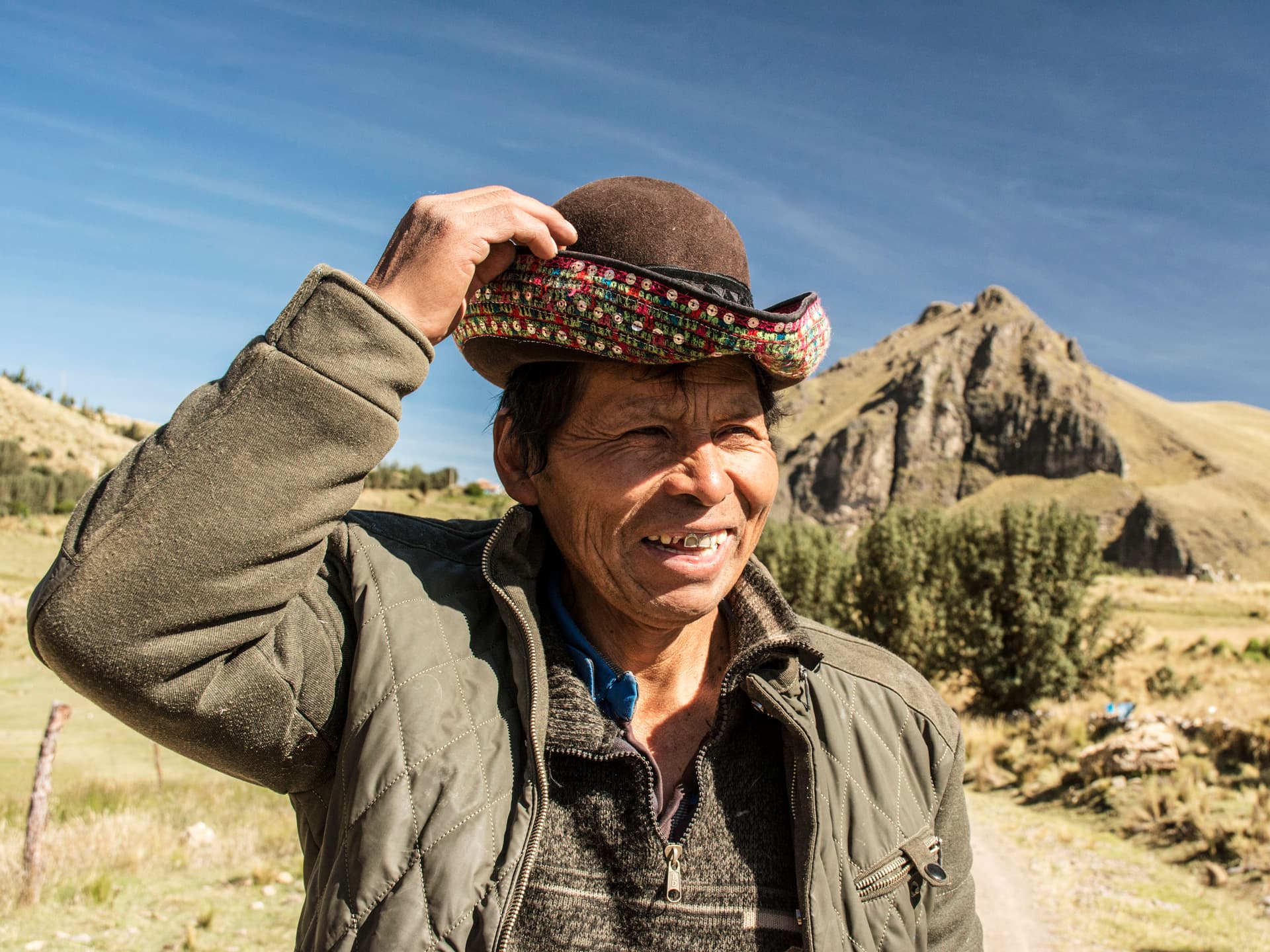 Photo: Laura Ardilla Man with hat in the mountains Peru
