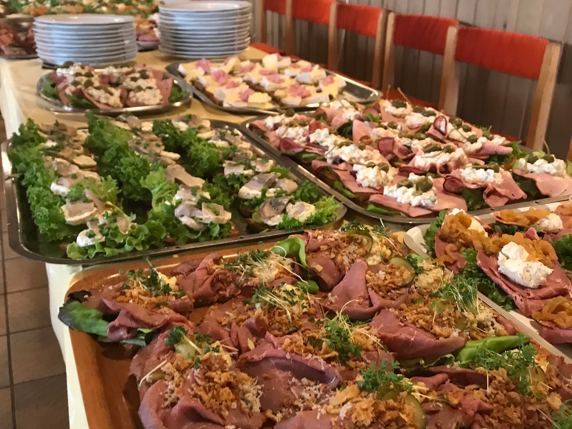 Foto: Diakonia En bort fyllt av smörrebröd
