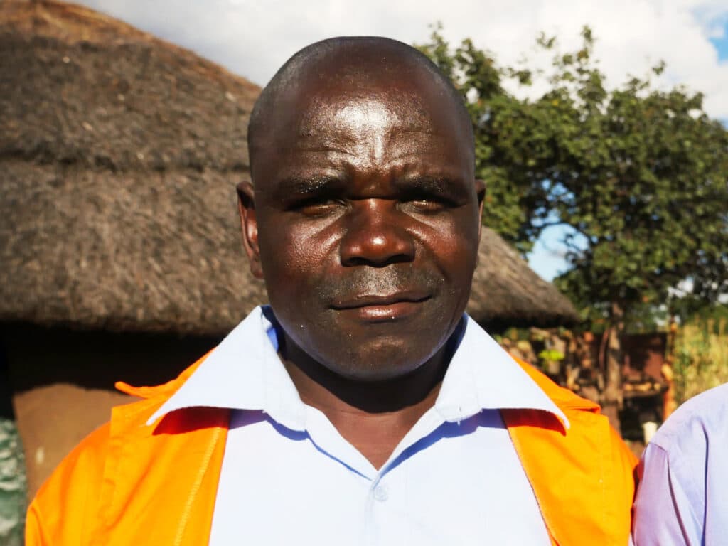 Photo: Diakonia A man in a yellow jacket
